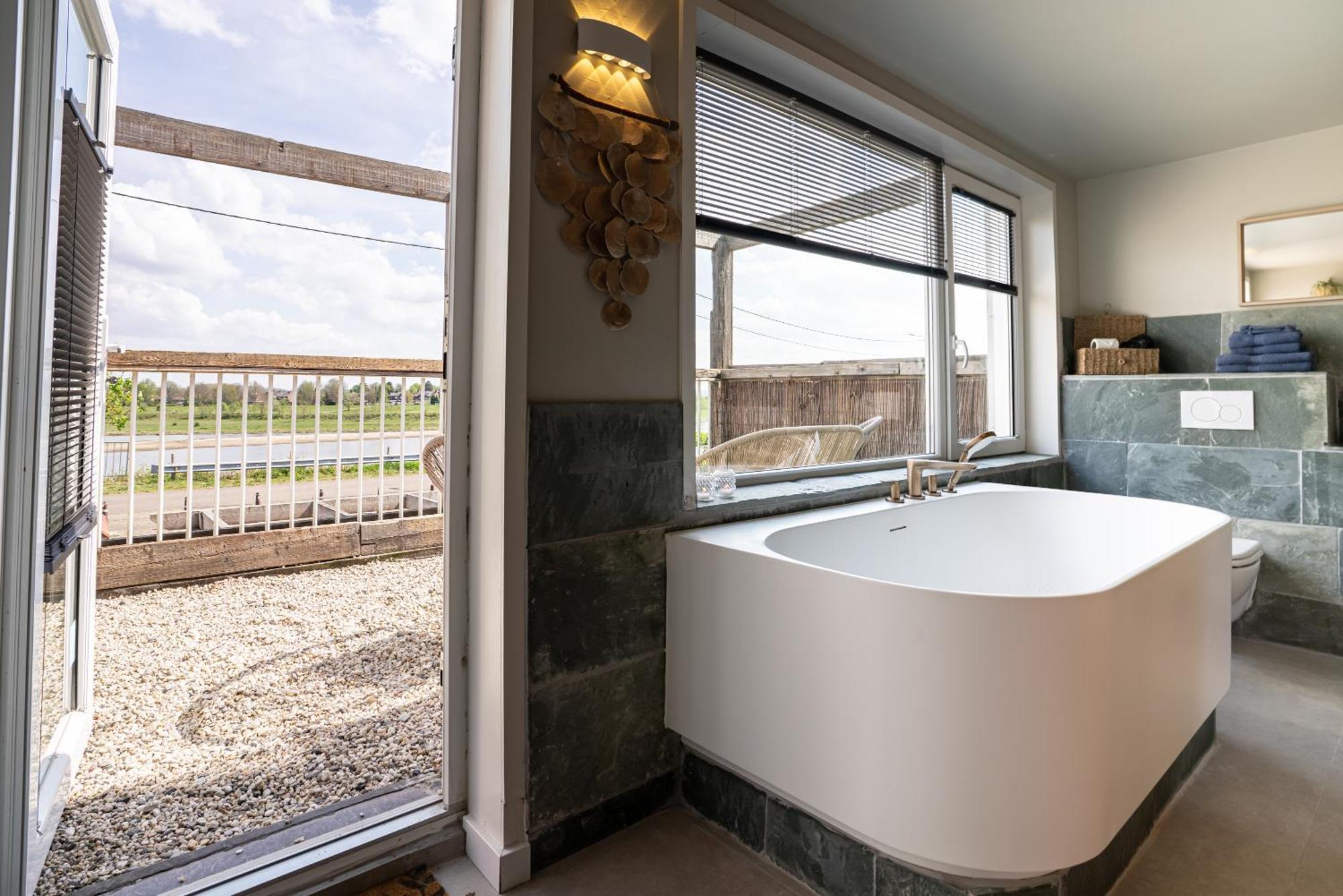 Maas Suites Lanaken Exterior foto